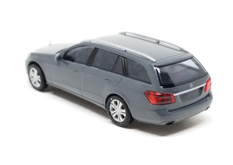 Illustration for article titled Surprise Saturday: Busch HO Scale Mercedes-Benz E-Class Wagon
